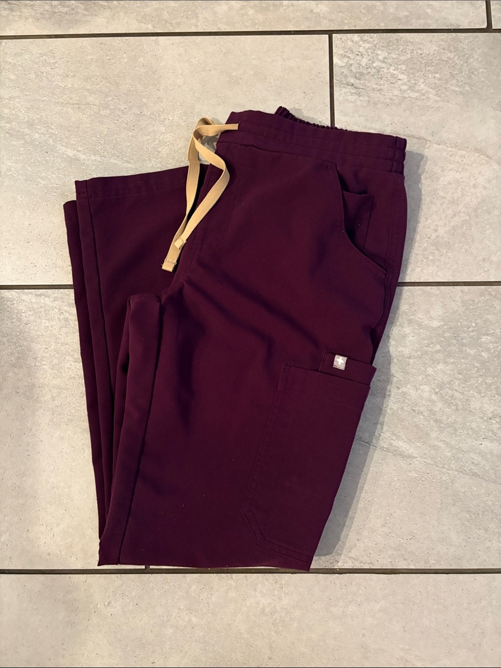 🎉Like New! Figs Scrub Pants in Burgundy with Tan Drawstring